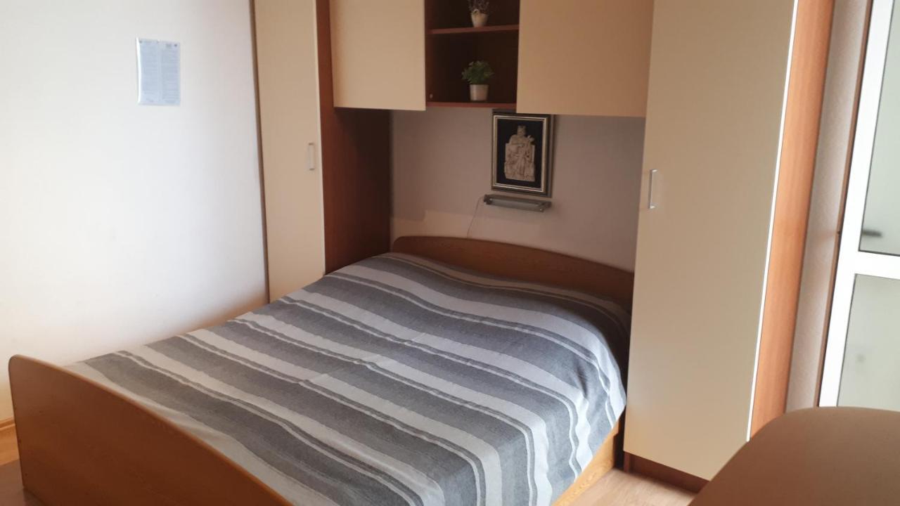 Apartmani Leko Mirjana Baška Voda Esterno foto
